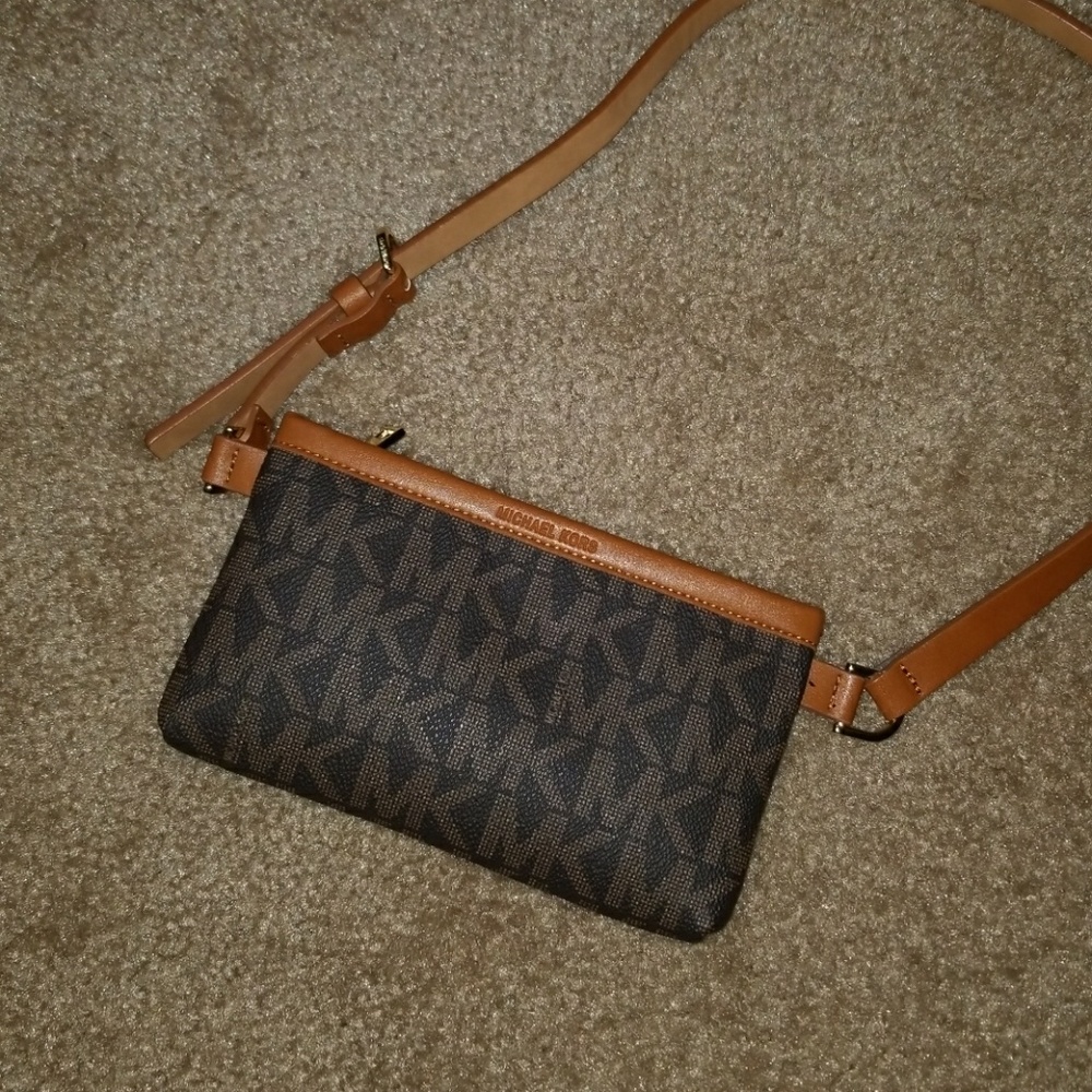 Michael kors fanny pack